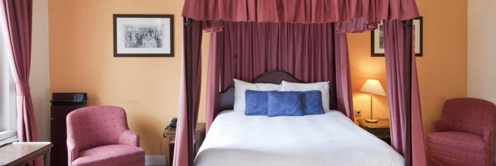 King'S Head Hotel By Greene King Inns Wimborne Minster Bagian luar foto