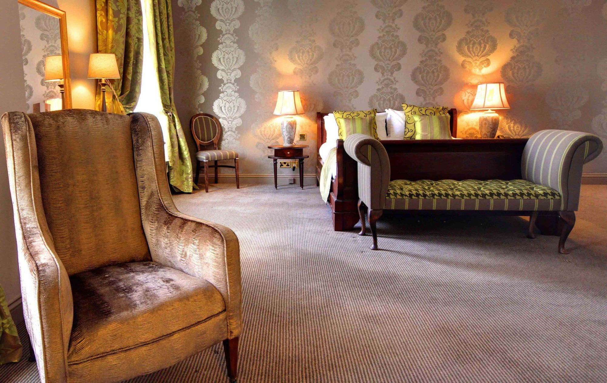 King'S Head Hotel By Greene King Inns Wimborne Minster Bagian luar foto