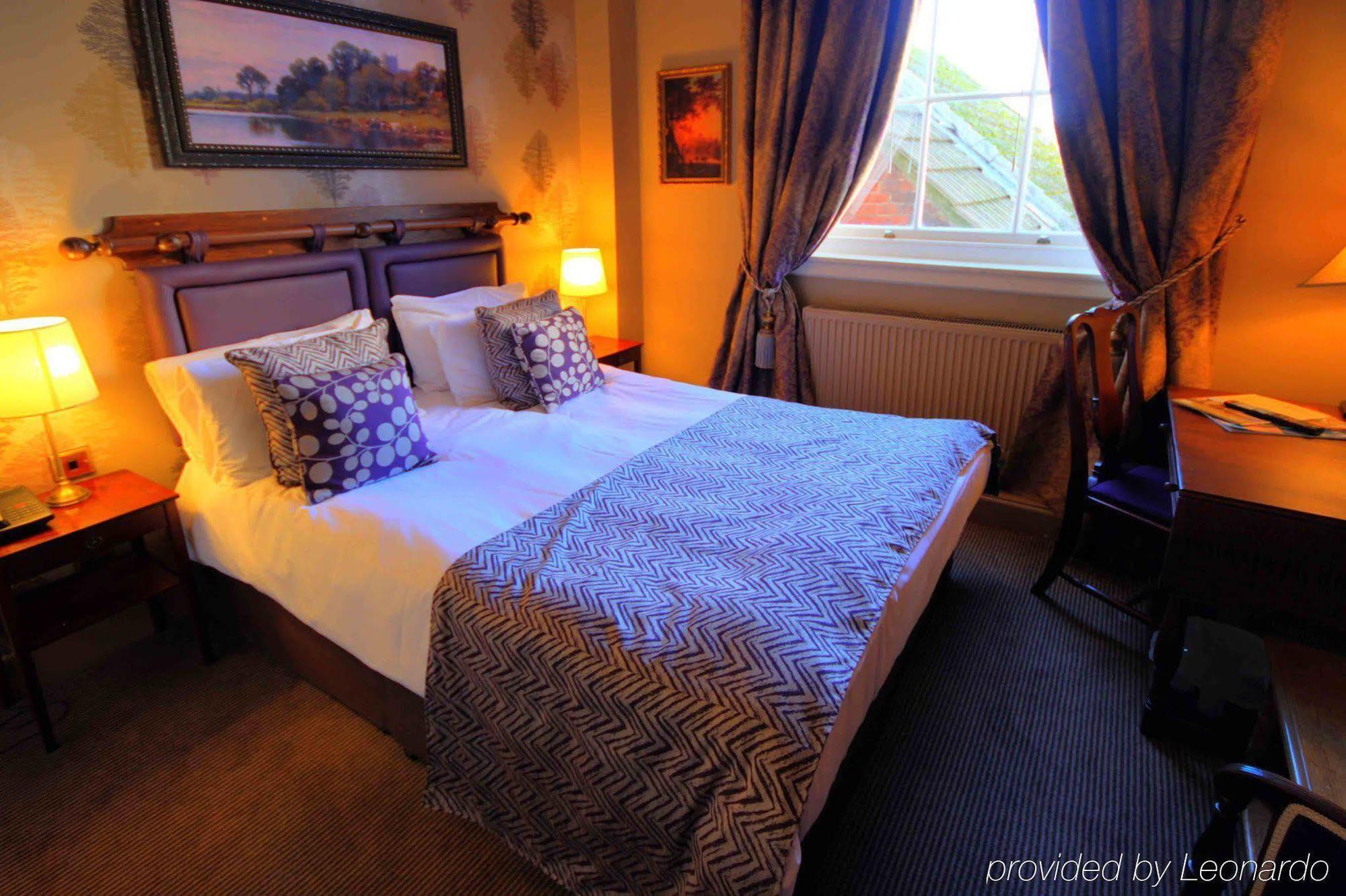 King'S Head Hotel By Greene King Inns Wimborne Minster Bagian luar foto