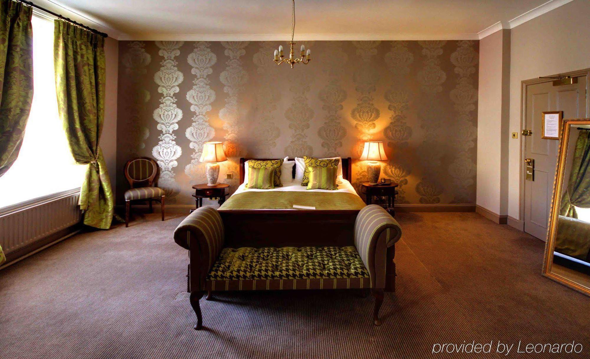 King'S Head Hotel By Greene King Inns Wimborne Minster Bagian luar foto