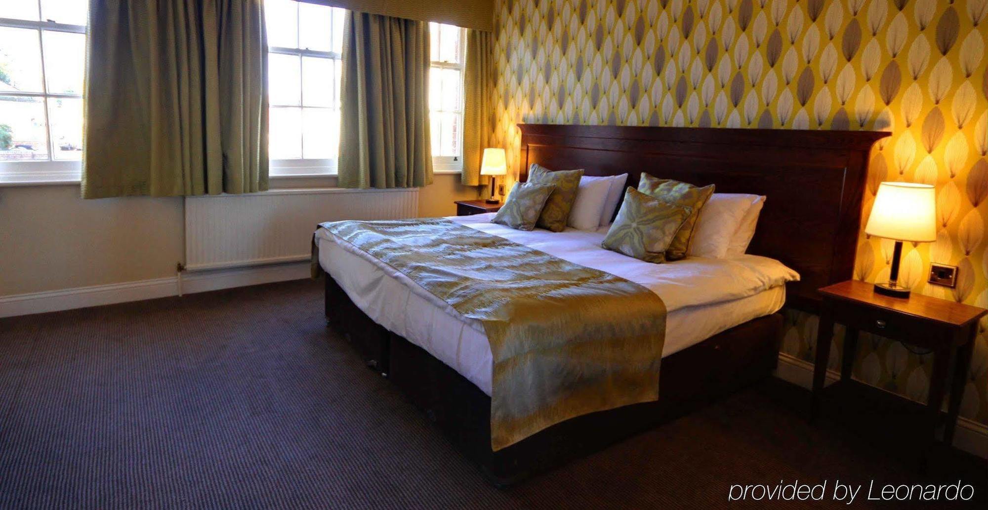 King'S Head Hotel By Greene King Inns Wimborne Minster Bagian luar foto