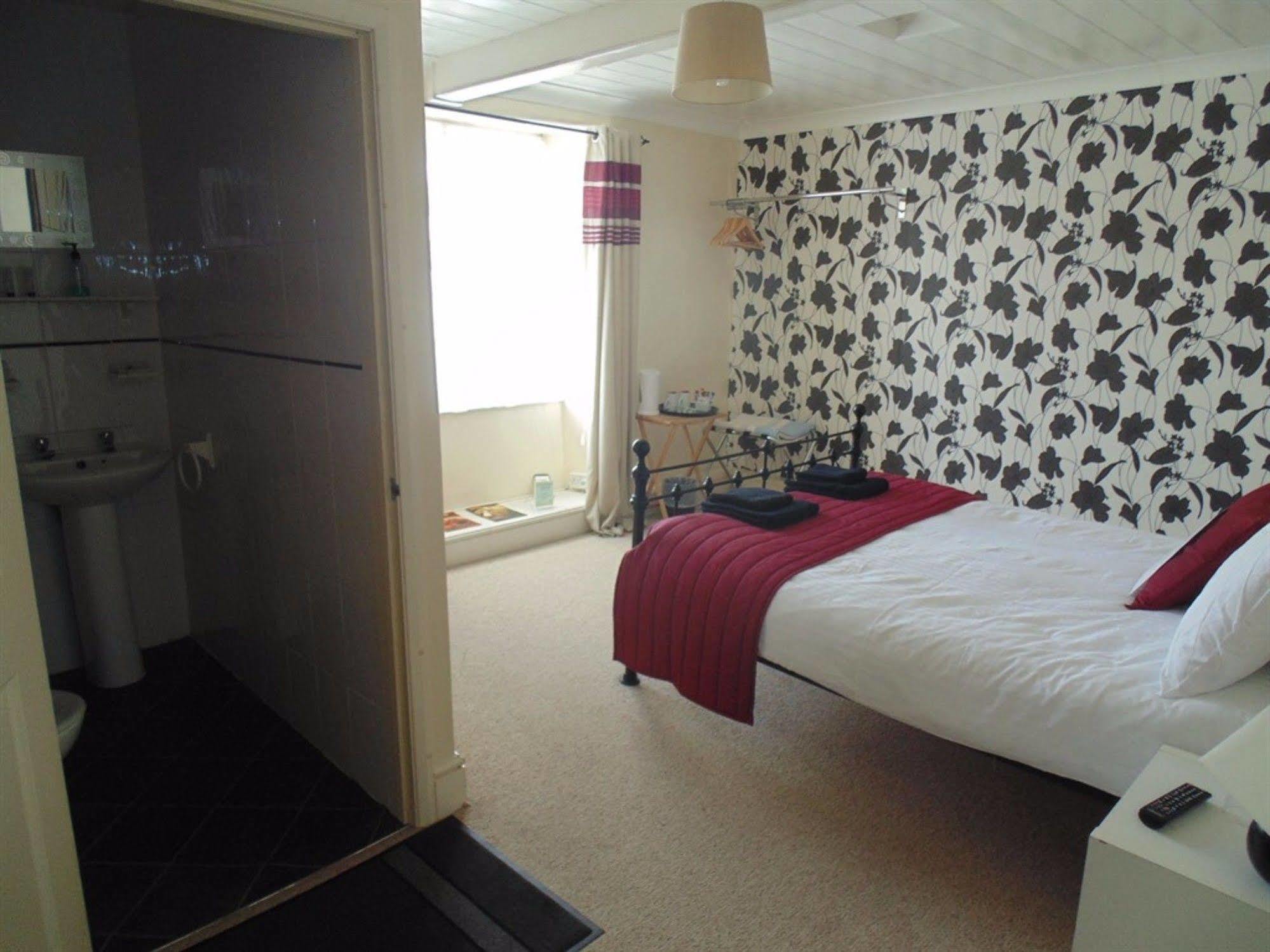 King'S Head Hotel By Greene King Inns Wimborne Minster Bagian luar foto