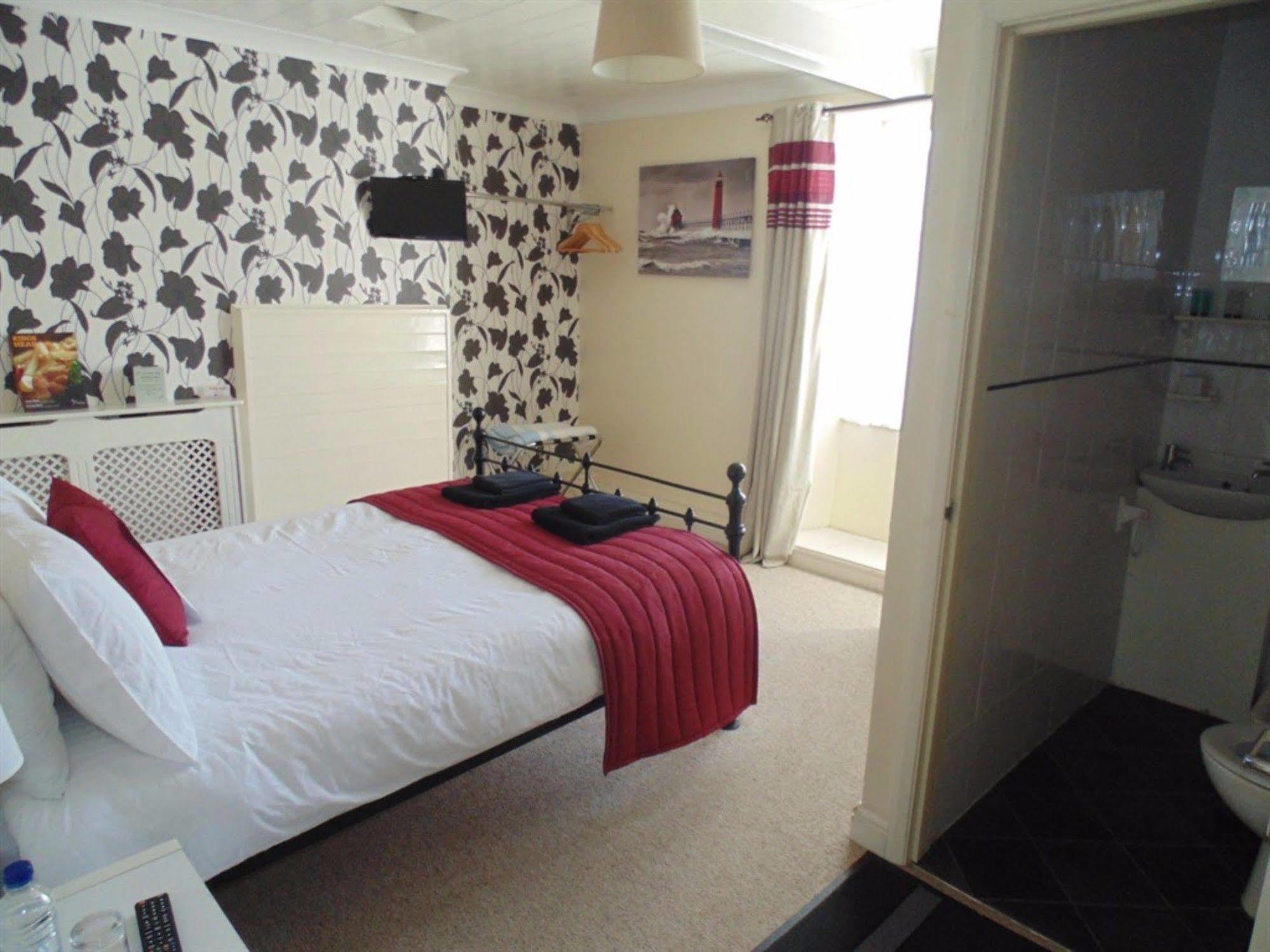 King'S Head Hotel By Greene King Inns Wimborne Minster Bagian luar foto