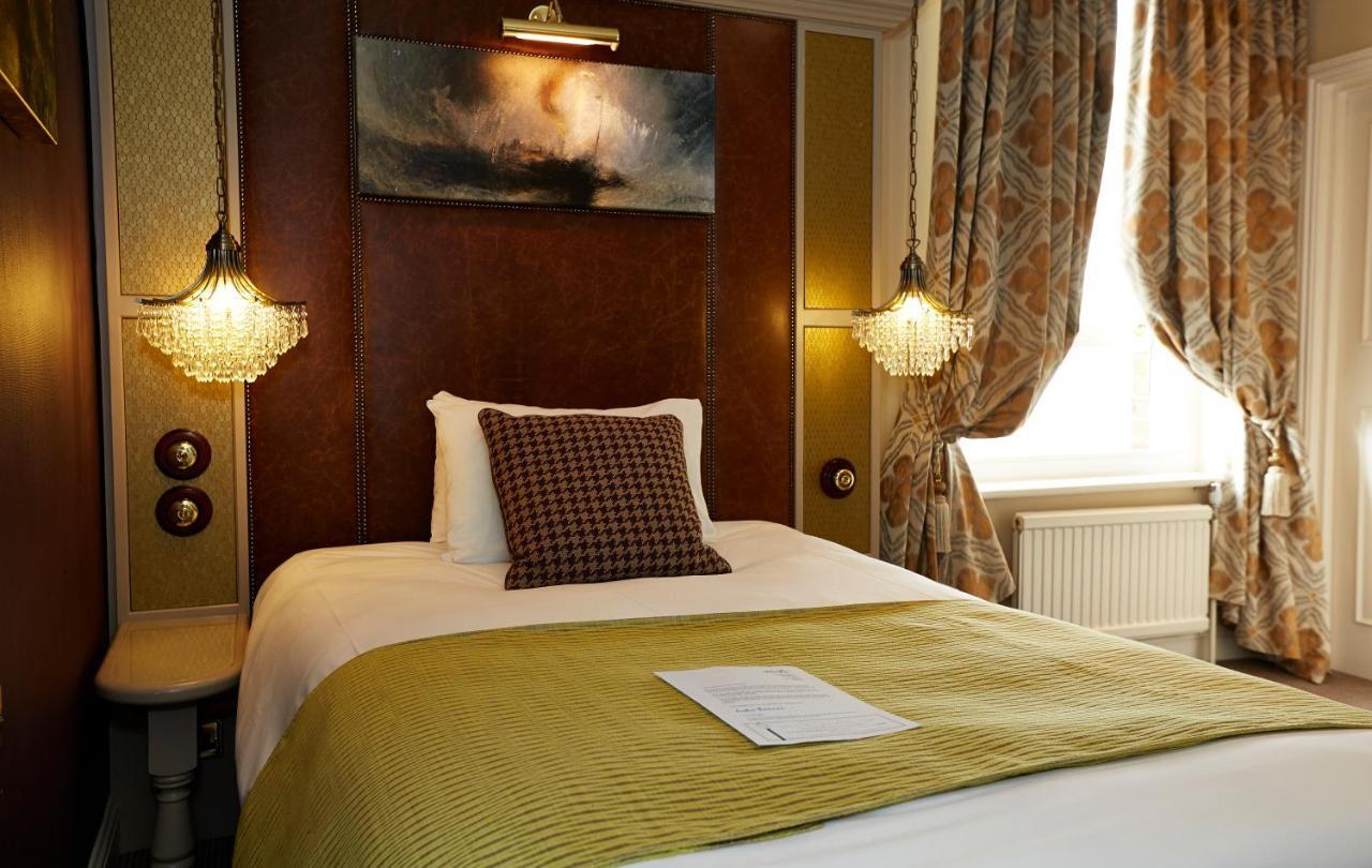 King'S Head Hotel By Greene King Inns Wimborne Minster Bagian luar foto