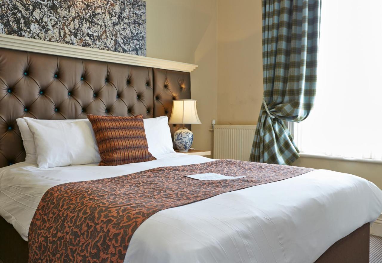 King'S Head Hotel By Greene King Inns Wimborne Minster Bagian luar foto